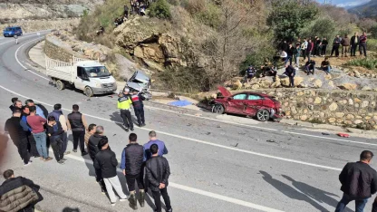 Alanya’da 3 araçlı zincirleme kaza: 1 ölü, 3 yaralı