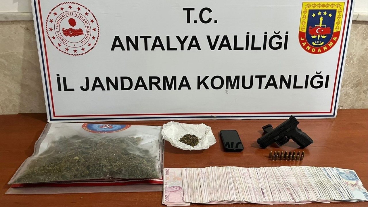 Alanya’da jandarmadan uyuşturucu operasyonu