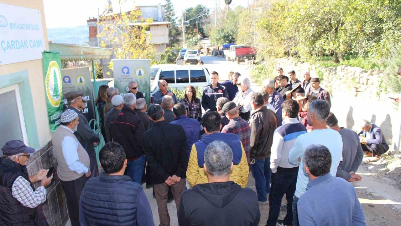 Antalya Büyükşehir Belediyesi orman yangınlarıyla mücadelesini sürdürüyor