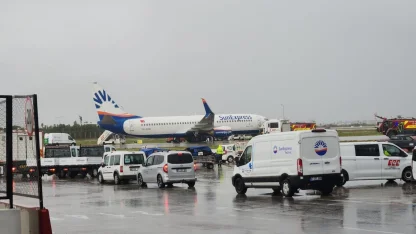 Antalya Havalimanı’nda korkutan kaza ucuz atlatıldı