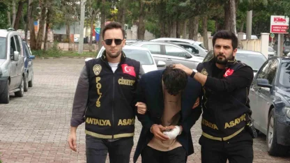 Antalya’da 20 yerinden bıçaklayarak öldürdüğü gencin telefonunu foseptik çukuruna atmış