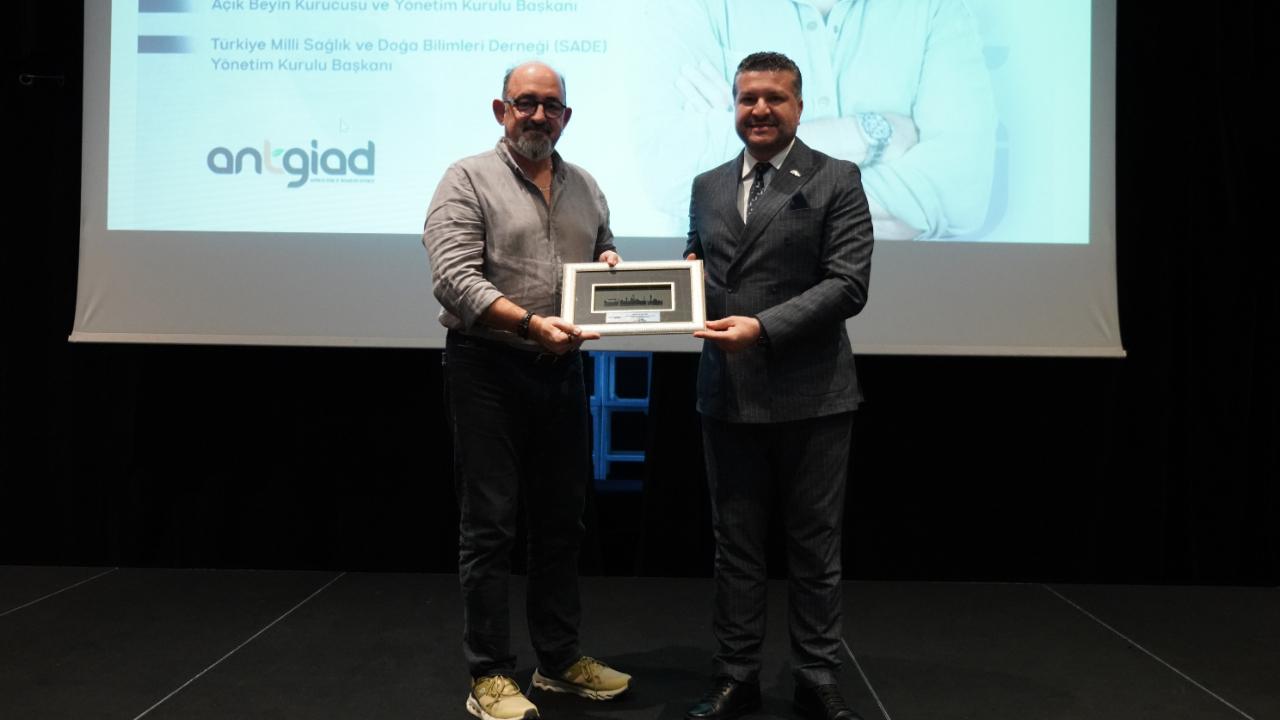 ANTGİAD iftarında "İnsanın Fabrika Ayarları" konuşuldu