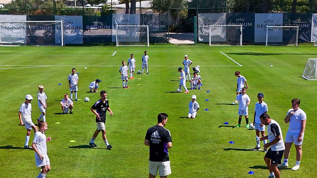 Real Madrid Futbol Okulu Regnum'da