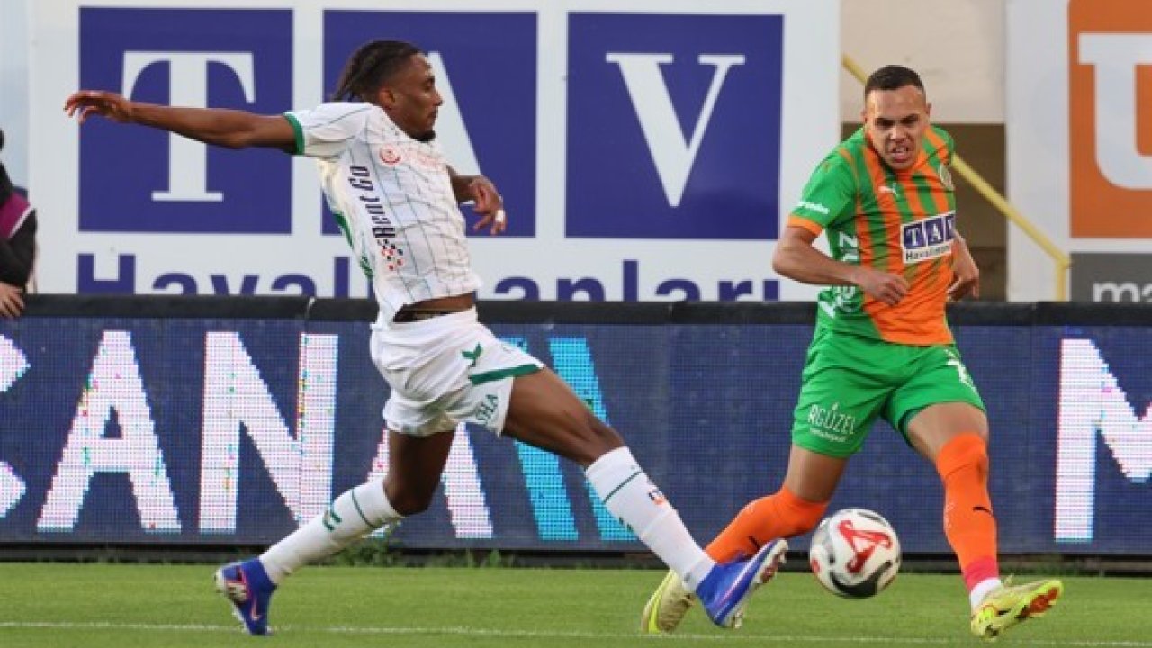Trendyol Süper Lig: Alanyaspor: 2 - Konyaspor: 1 (Maç sonucu)