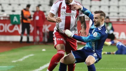 Trendyol Süper Lig: Antalyaspor: 2 - Samsunspor: 0 (İlk yarı)