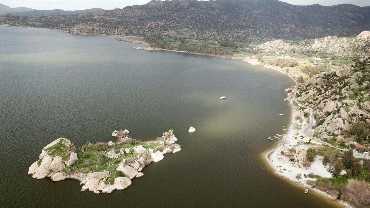 Yağmurlarla dolan Bafa Gölü, dronla görüntülendi