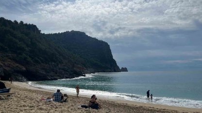 Yurt genelinde kar, Alanya’da yazdan kalma günler