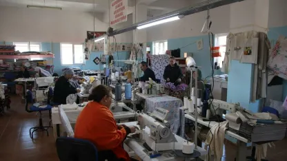 Emekli olunca köşesine çekilmedi, kadınlara umut oldu