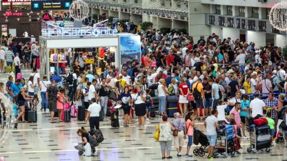 Şubatta, Antalya Havalimanı'nda 874 bin 813 yolcuya hizmet verildi