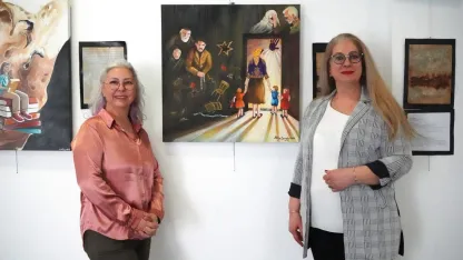 Konukevinden gelen mektuplar tuvale yansıdı