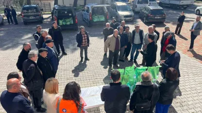 Antalya Büyükşehir Belediyesi’nden üreticilere bordo bulamacı desteği