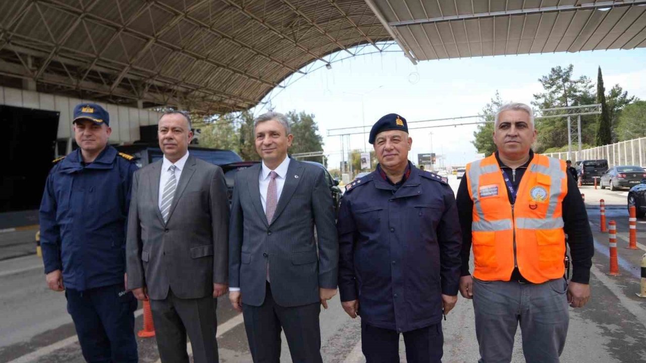 Antalya’da bayramda 43 uygulama noktasında 3 bin 217 personel görev başında