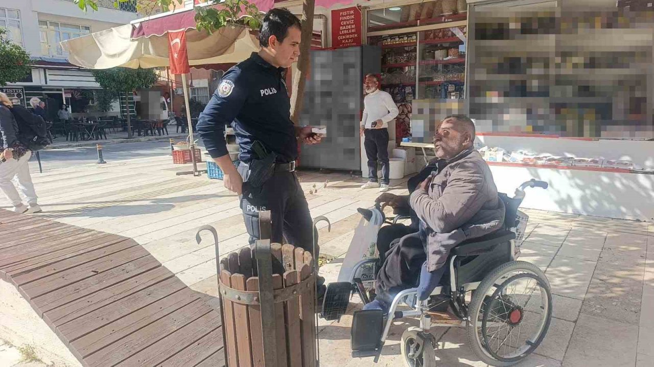 Antalya’da yaya geçidinde engelli aracına otomobilin çarpma anı kamerada