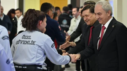 Başkan Kocagöz belediye personeliyle bayramlaştı