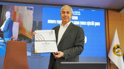 Başkan Özçelik, CEMR Avrupa Yerel Yaşamda Kadın-Erkek Eşitliği Şartı’nı imzaladı