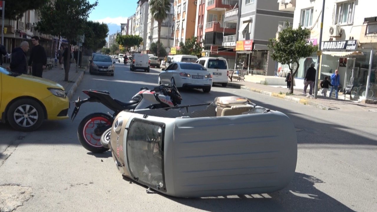 Kepez’de motosikletler çarpıştı: 1 yaralı