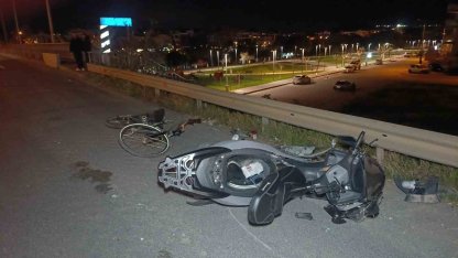 Motosiklet ile bisiklet çarpıştı: 2 ağır yaralı