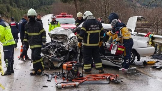 Nişanlı çift kazada can verdi