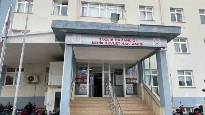 Serik’te hasta yakınları doktor ve hemşireye saldırdı