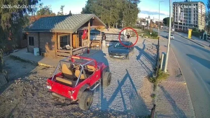 Tokalaştığı şahsın silahlı saldırısına uğrayıp ölümle burun buruna gelmişti, 2 şüpheli tutuklandı