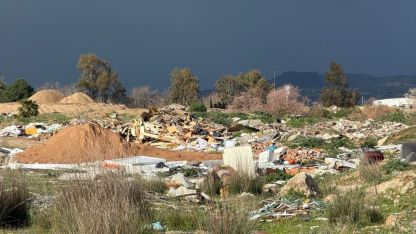 Kuş cenneti çöplüğe döndü