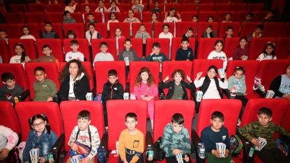 Öğrencilerden sinema keyfi