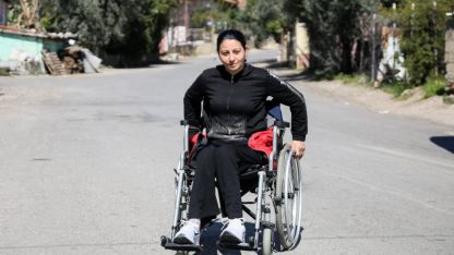 Balkondan düşüp tekerlekli sandalyeye mahkum kaldı, 2 bin lira nafaka nedeniyle engelli maaşı bağlanmadı