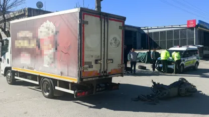 Kamyonetle çarpışan motosiklet sürücüsü yaralandı