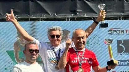 75 yaş üstü kategoride birinci olan milli sporcu Ali Bıdı Türkiye Kupası sahibi oldu