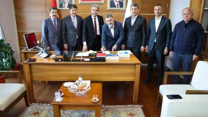 AK Parti’ye katılan Serik Belediye Başkanı Kumbul: "Hemşehrilerimize en iyi hizmeti sunmak amacıyla yeni bir yol yürümeye karar verdim"