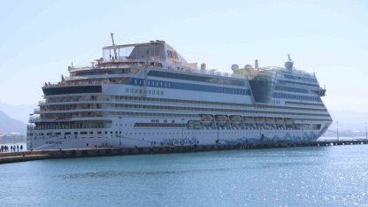 Alanya’ya lüks kruvaziyer ile 2 bin turist geldi