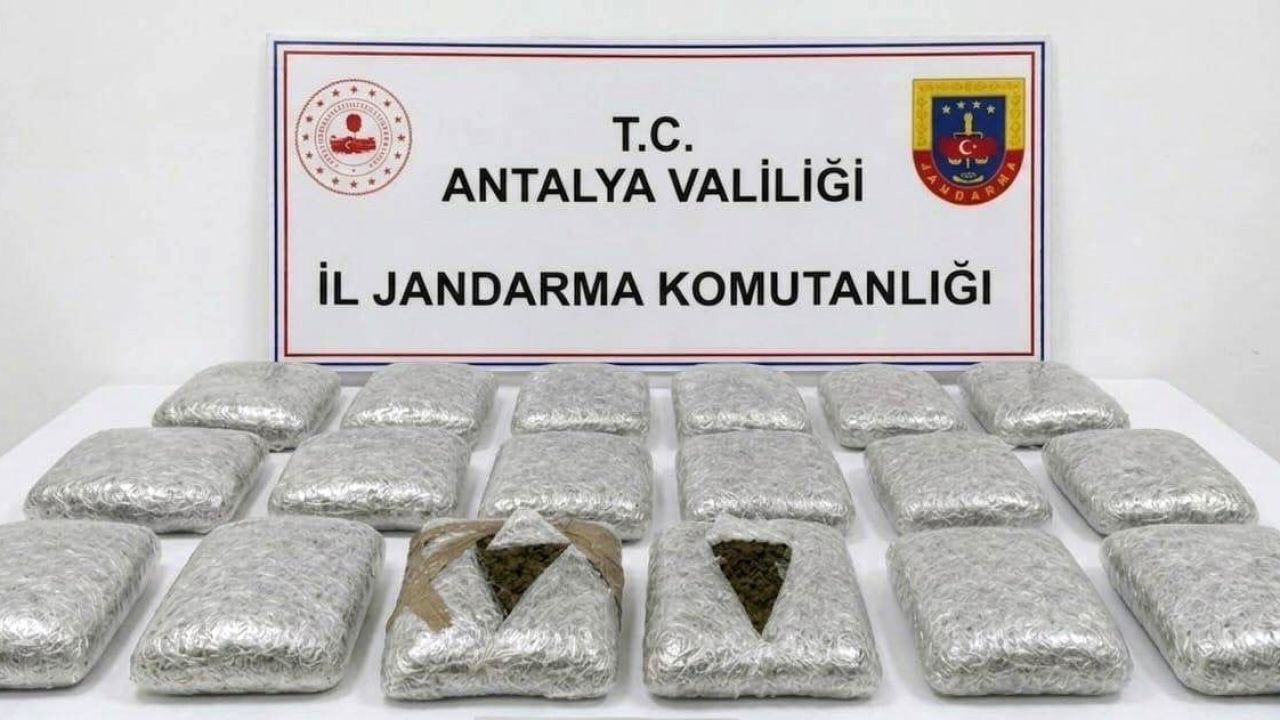 Antalya’da jandarmadan uyuşturucu operasyonu: 30 kilogram skunk maddesi ele geçirildi