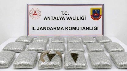 Antalya’da jandarmadan uyuşturucu operasyonu: 30 kilogram skunk maddesi ele geçirildi