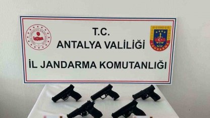 Antalya’da kaçak silah operasyonu