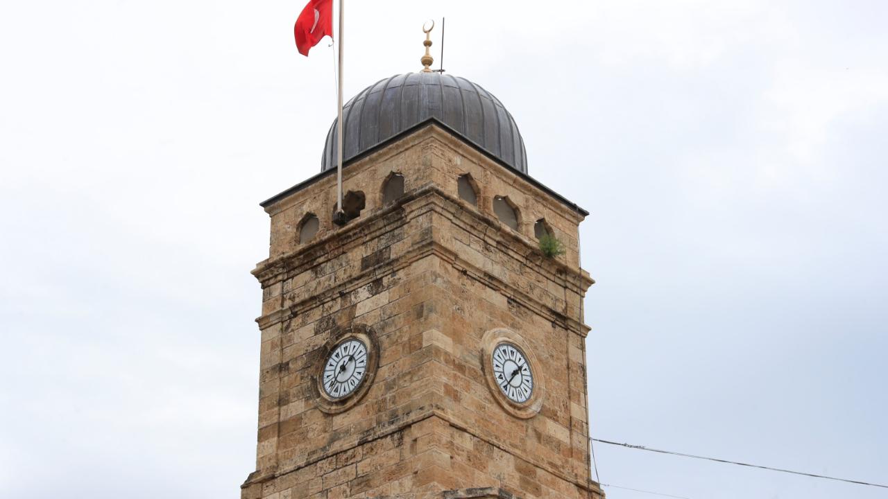 Antalya’da tarihi Saat Kulesi’nde zaman bir kez daha durdu