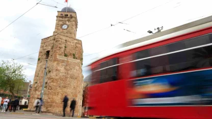 Antalya’da tarihi Saat Kulesi’nde zaman bir kez daha durdu