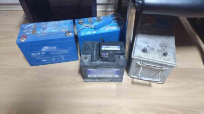 Aynı gün 6 araçtan akü çalan şüpheliler yakalandı