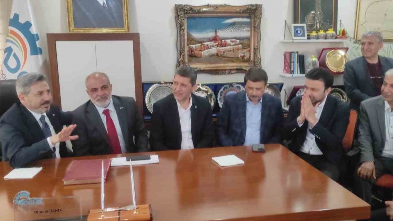 Bakan Yardımcısı Ahmet Aydın Doğu ve Güneydoğu İş Adamları ile bir araya geldi