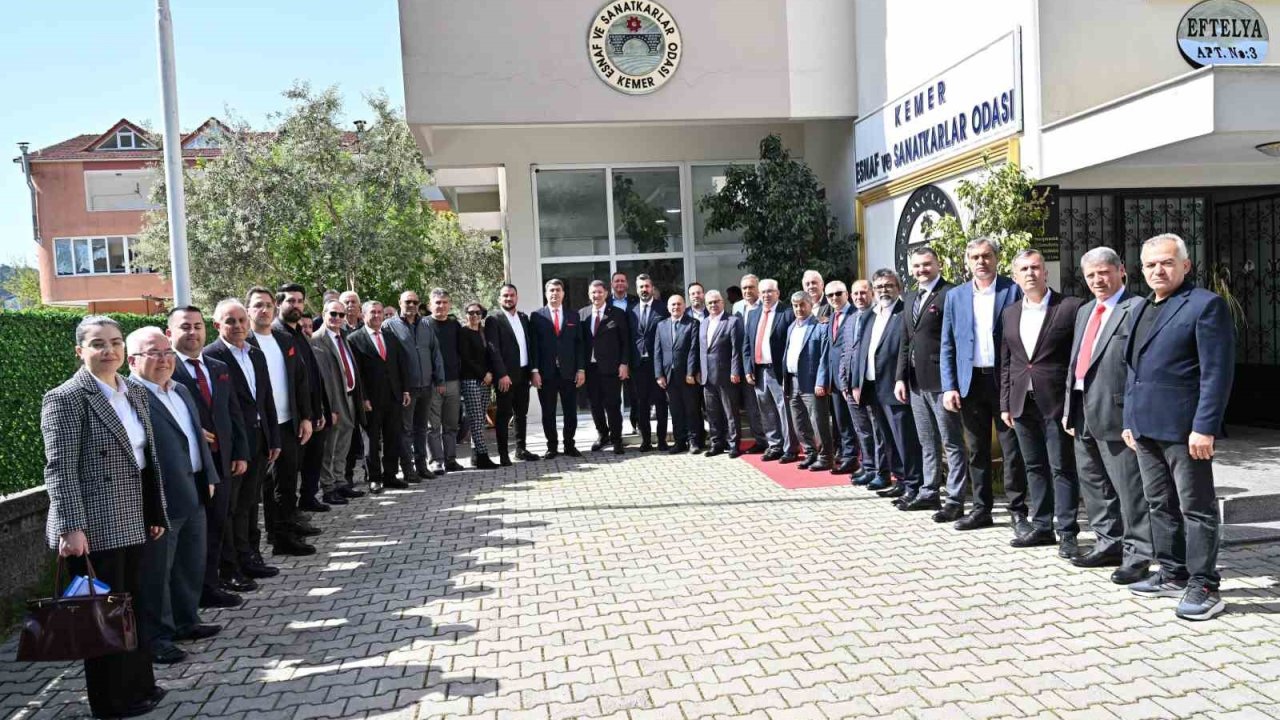 Başkan Dere seçim ziyaretlerine batı ilçelerden başladı