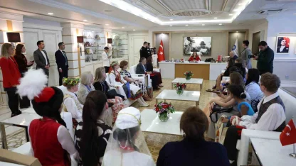 Başkan Vekili Büşra Özdemir dünya çocuklarını ağırladı