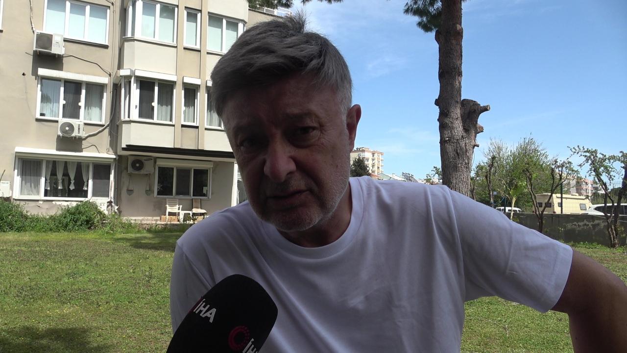 Binanın teras katında çıkan yangında yaşlı bina sakinleri, kapıları çalan kuryelerin yardımıyla tahliye edildi