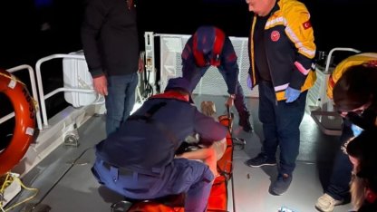 Demre Kaleköy’de rahatsızlanan kişi, sahil güvenlik botuyla tahliye edildi