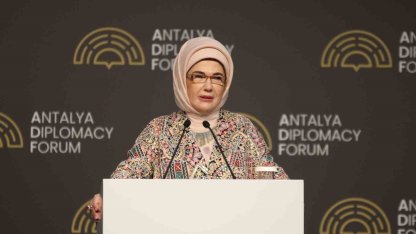 Emine Erdoğan: "Çocuklarımız için şiddeti özendiren ve sıradanlaştıran ne varsa, hangi mecrada ve ne kılıkta olursa olsun kararlılıkla mücadele etmek zorundayız"