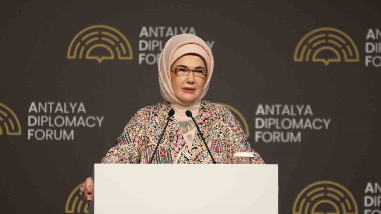 Emine Erdoğan, "Filistin İçin Tek Yürek" temalı programa katıldı