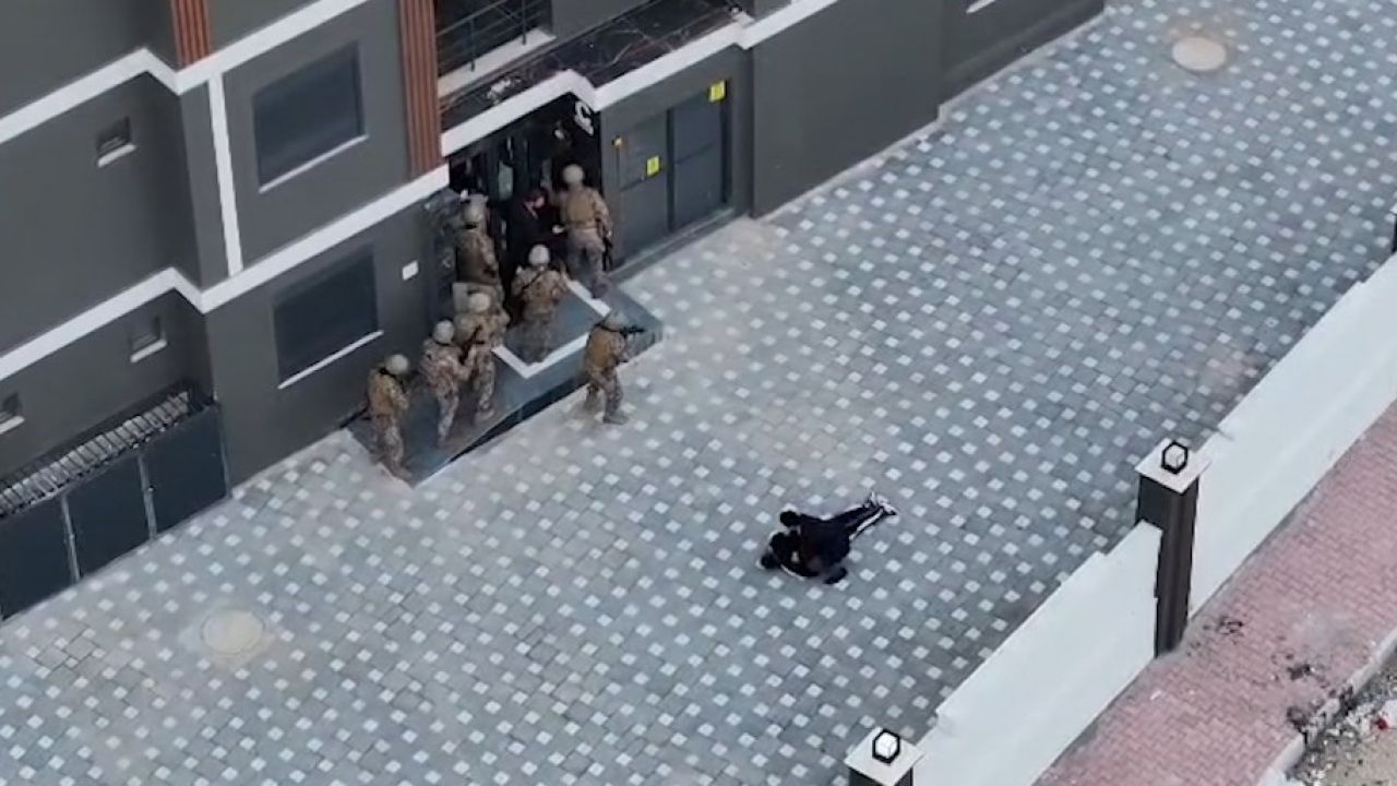 İkiz plakalarla ilçeleri gezip evlerden hırsızlık yaptılar, 11’incisinde yakayı ele verdiler