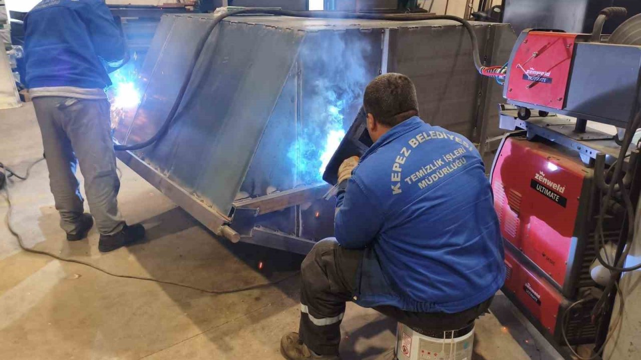 Kepez Belediyesi’nde Kurban Bayramı öncesi çöp konteyneri seferberliği