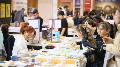 Kepez Kitap Fuarı kitapseverlerin akınına uğruyor