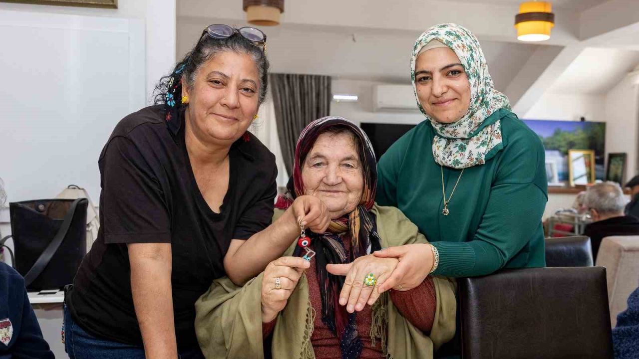 Manavgat’ta huzurevi sakinlerine yönelik el sanatları etkinliği düzenlendi