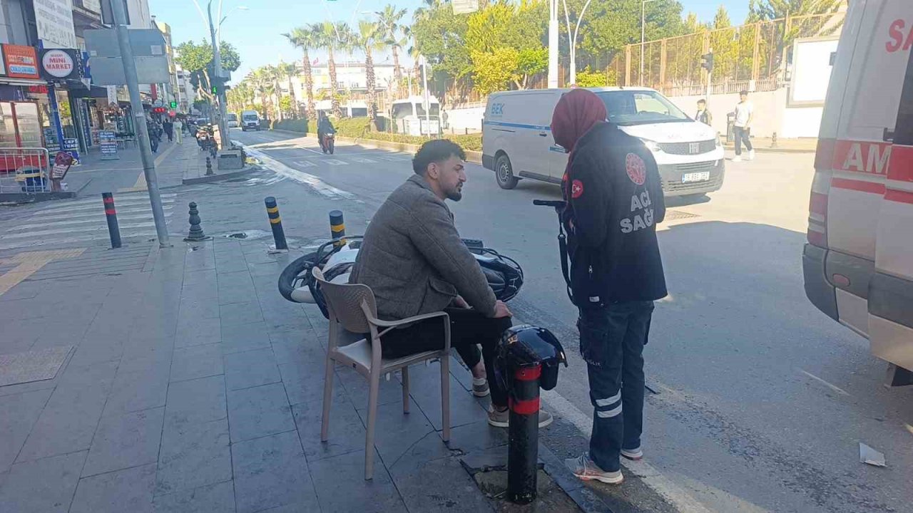 Otomobil ile motosikletin çarpıştığı kazada 1 kişi yaralandı