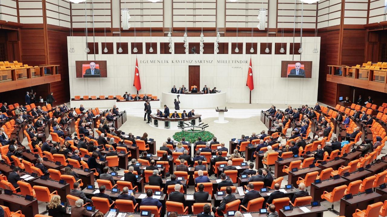 TBMM Genel Kurulu'nda, doğum izni ve sosyal medya düzenlemesi teklifi görüşmelerine başlandı